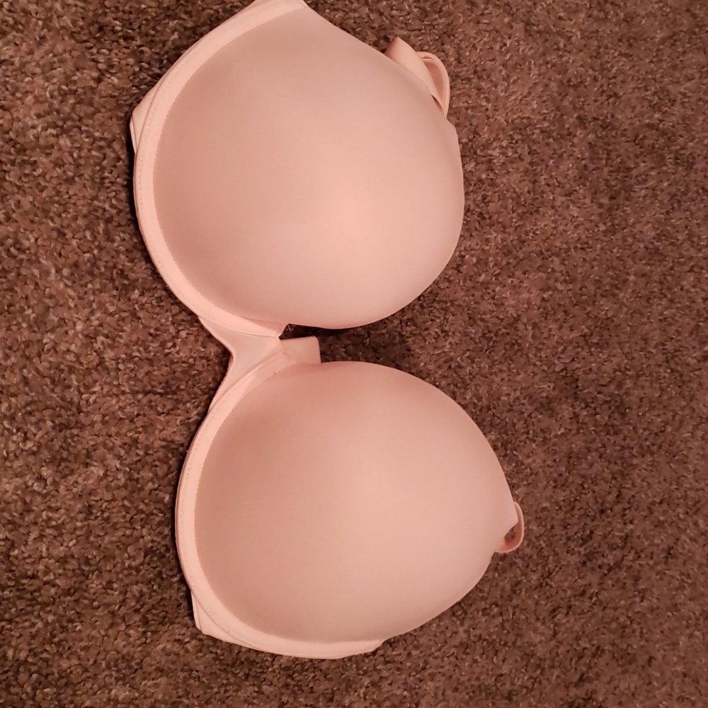 Victoria secret every wear push up bra